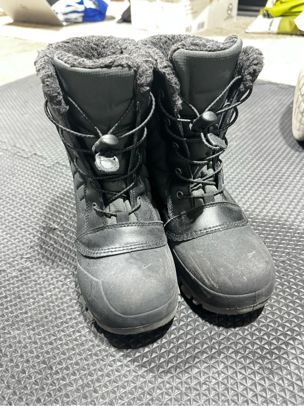 Kids Black Insulated Winter Boots - Cozy Lined Snow Boots size 4